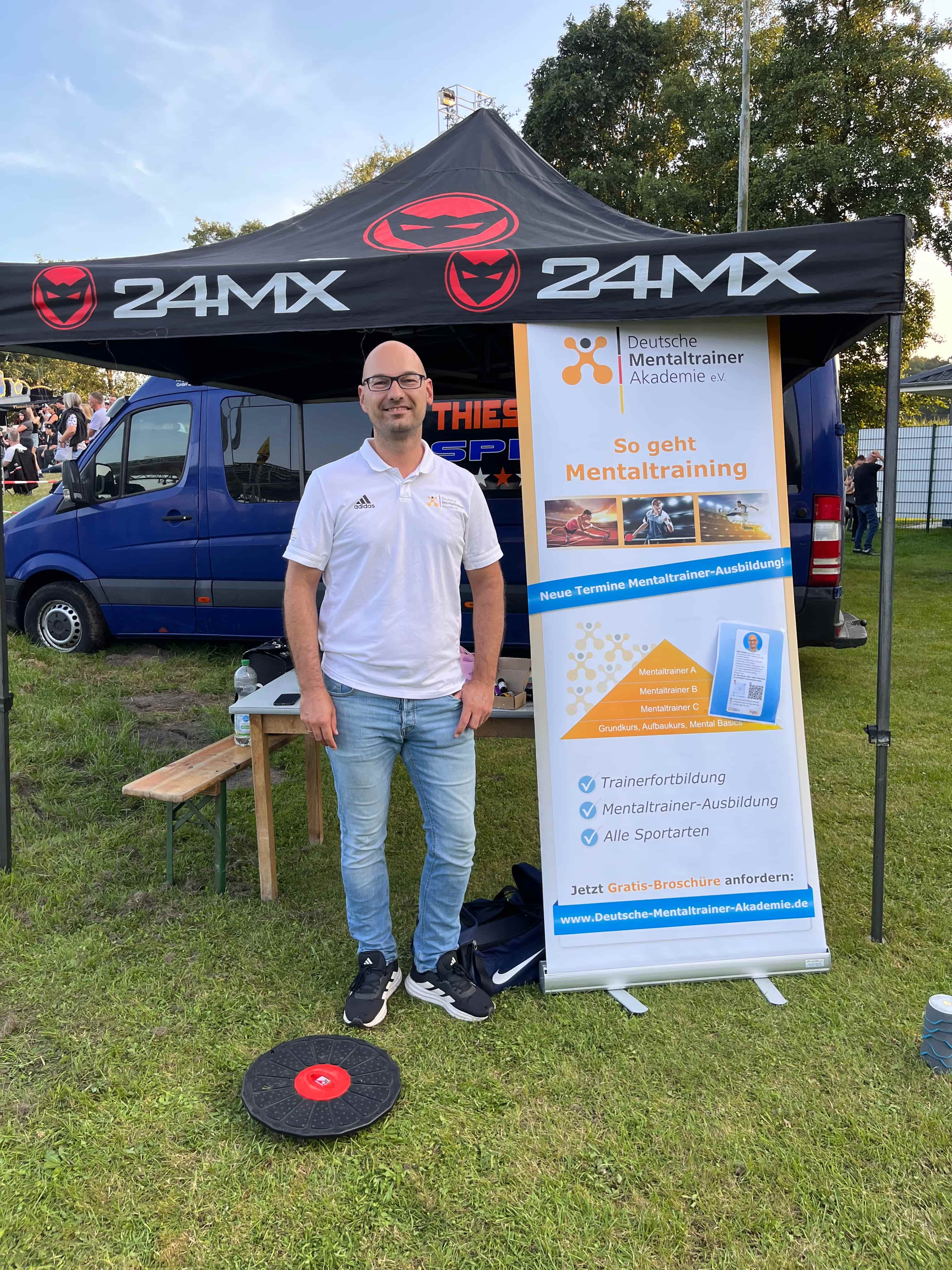Boris Burchards am Sportplatz